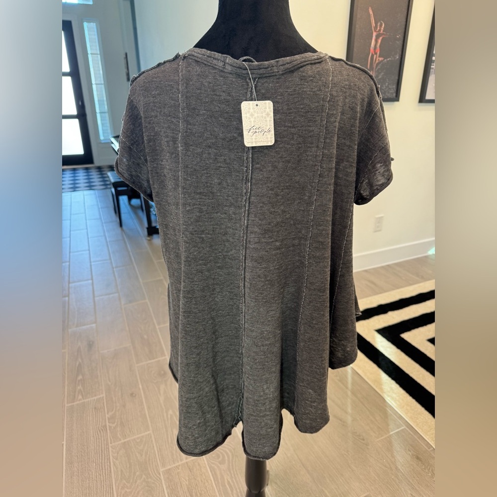 FREE PEOPLE WE THE FREE Oversized Gray Tee Size XS NWT - Picture 4 of 4